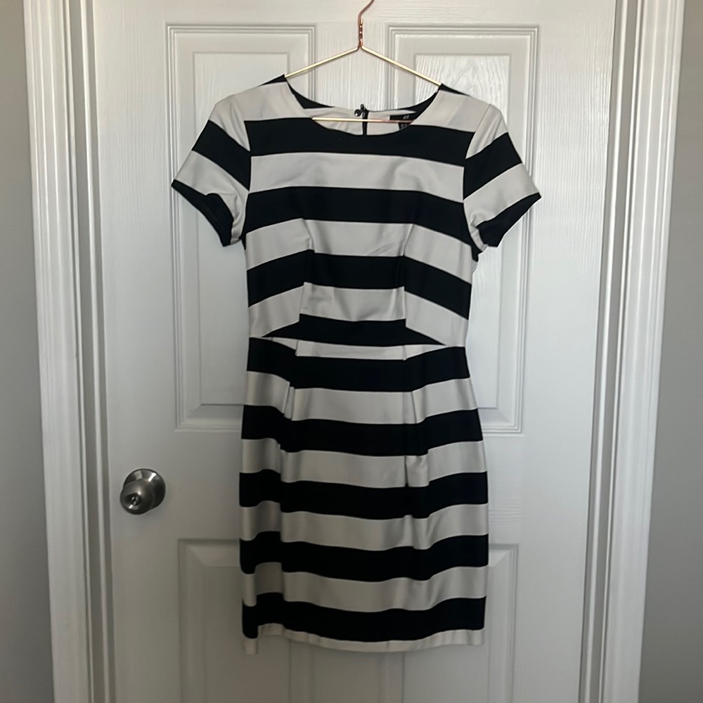 H&M fitted dress, black and white and US size 6